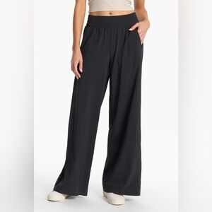 Vuori Villa Wide Leg in BLACK
